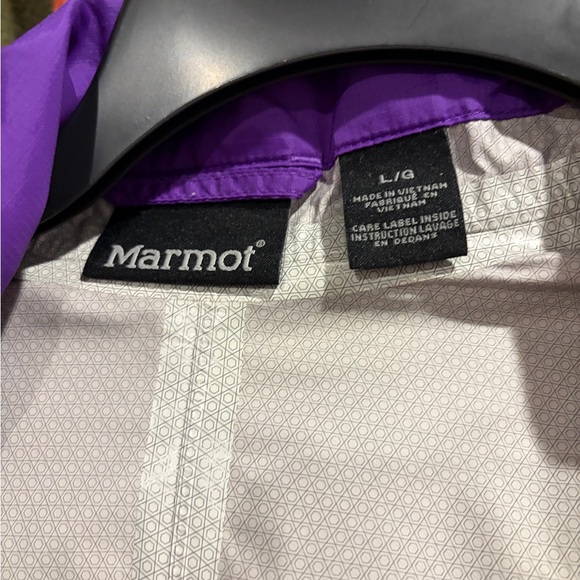 Marmot Women's Vibrant Purple Rain Jacket - Picture 4 of 6